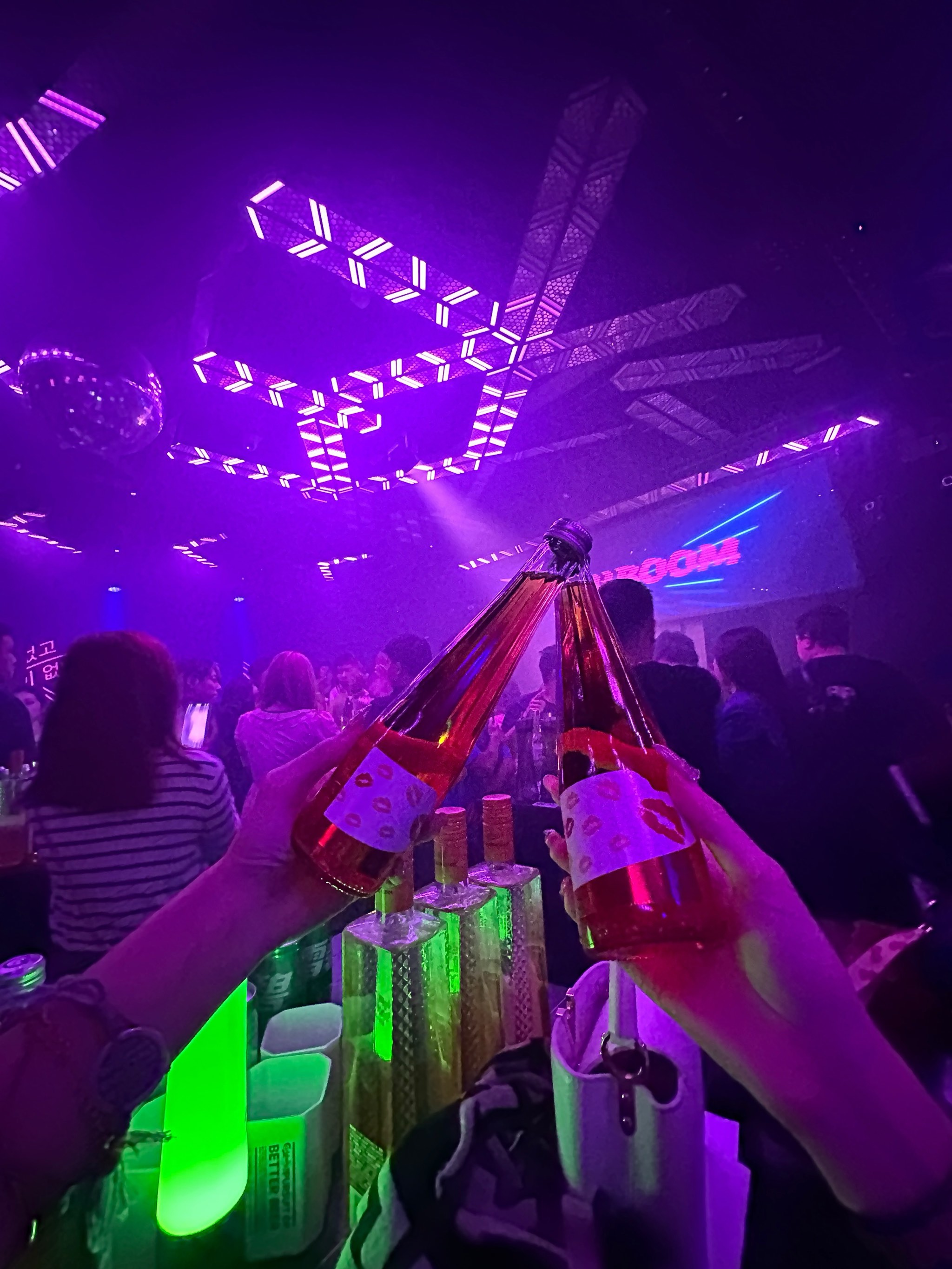 南阳商务ktv多少钱一个小时-社旗县ktv预订